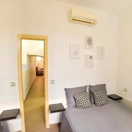 Appartamento Quiet Typical Patio & Terrace *