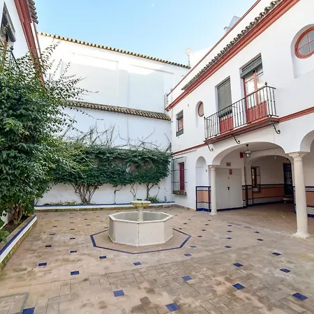 Quiet Typical Patio & Terrace Appartamento